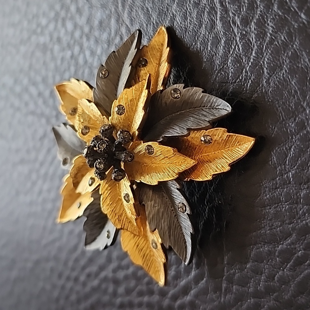 Joan Rivers brooch - Picture 3 of 9